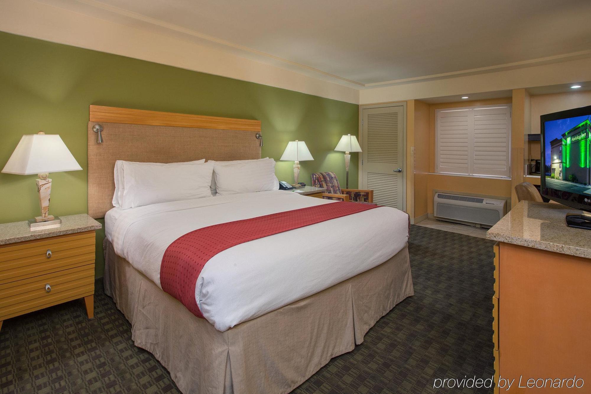 Holiday Inn North Phoenix Exterior photo