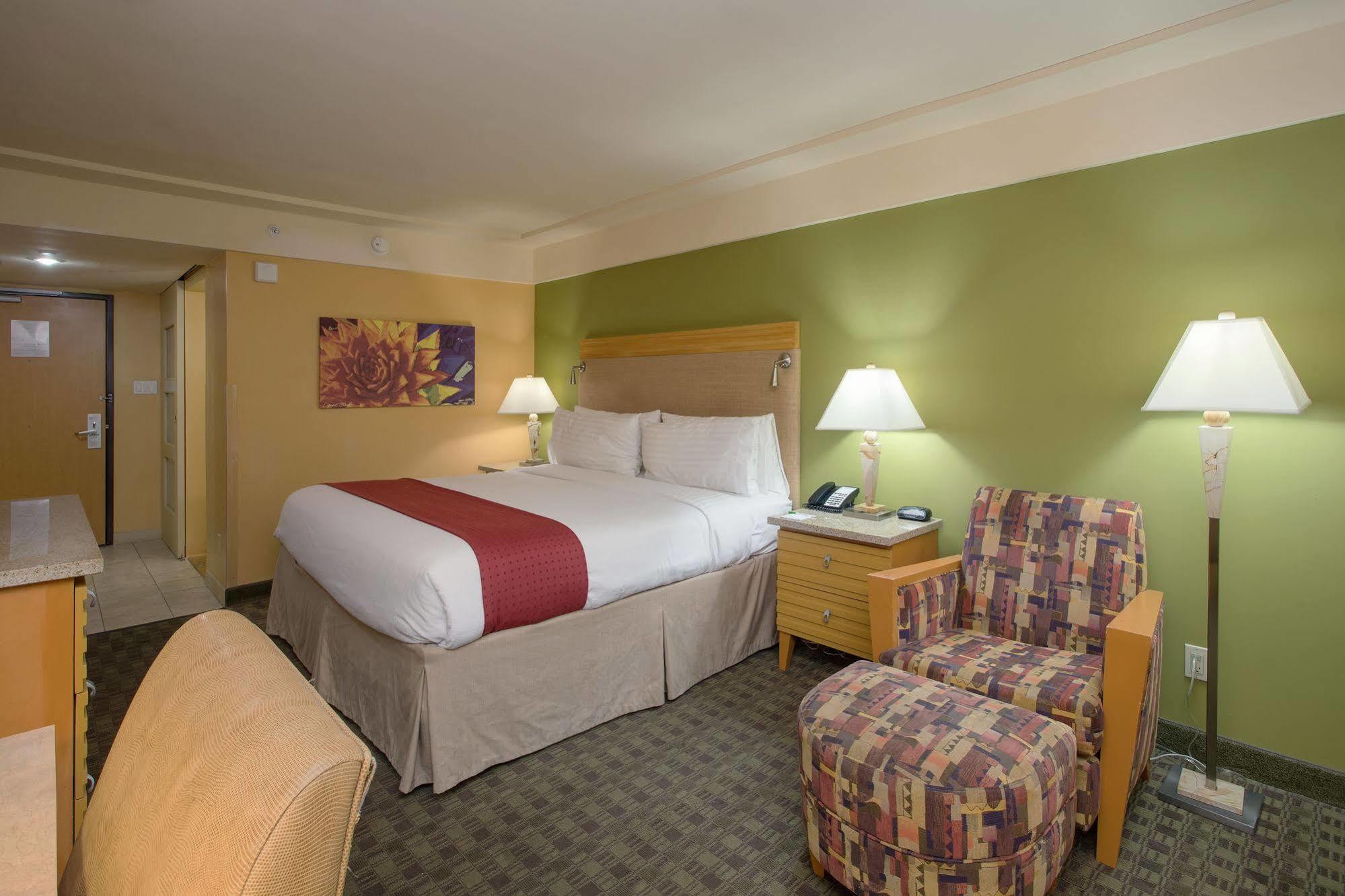 Holiday Inn North Phoenix Exterior photo