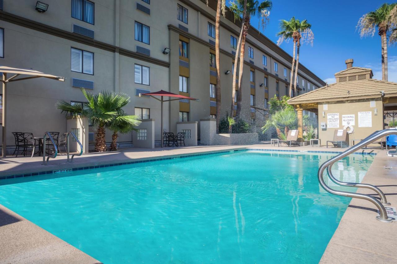 Holiday Inn North Phoenix Exterior photo