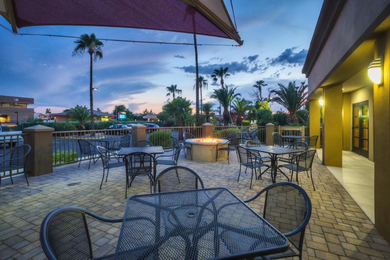 Holiday Inn North Phoenix Exterior photo